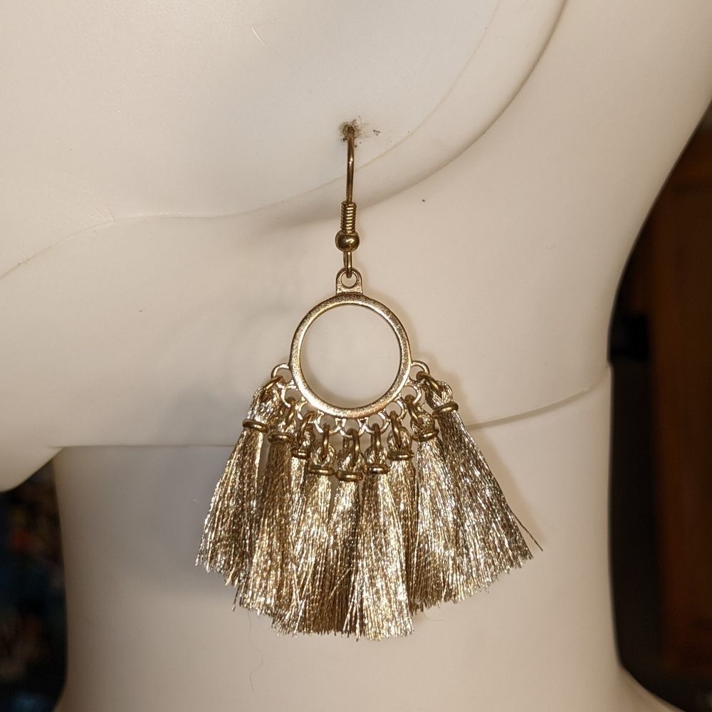 Unique vintage soft stylish goldtone fan earrings